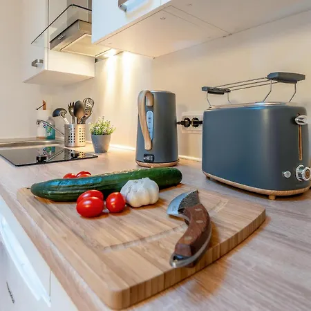 Awesome In With Kitchen Apartment *